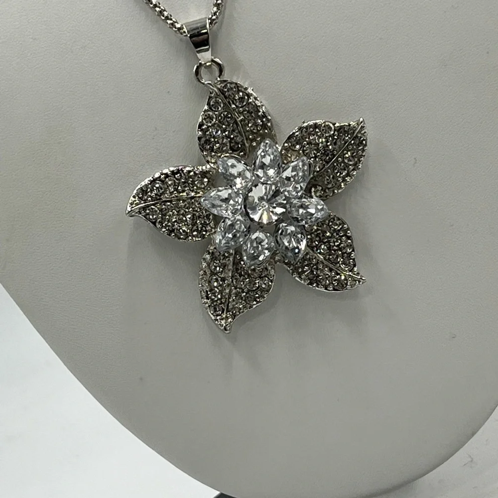 Betsey Johnson necklace 32”